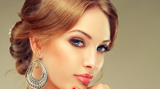 Luscious Gold Earrings Can Act As The Status Symbol